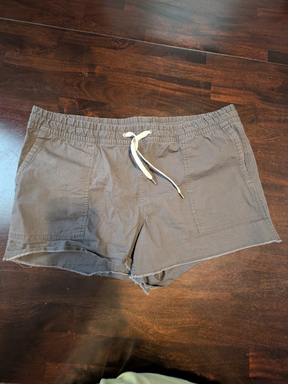 Vuori Ripstop Shorts — Gray, Women's Large